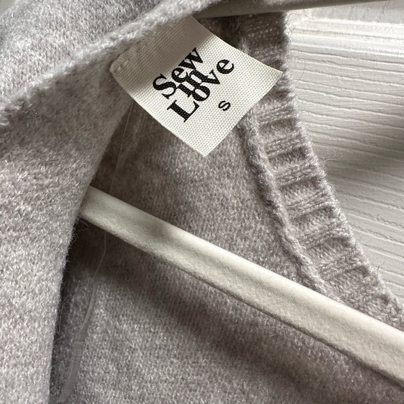 COPY - Sew in Love Small Gray Criss Cross Sweater NWOT - Picture 4 of 4
